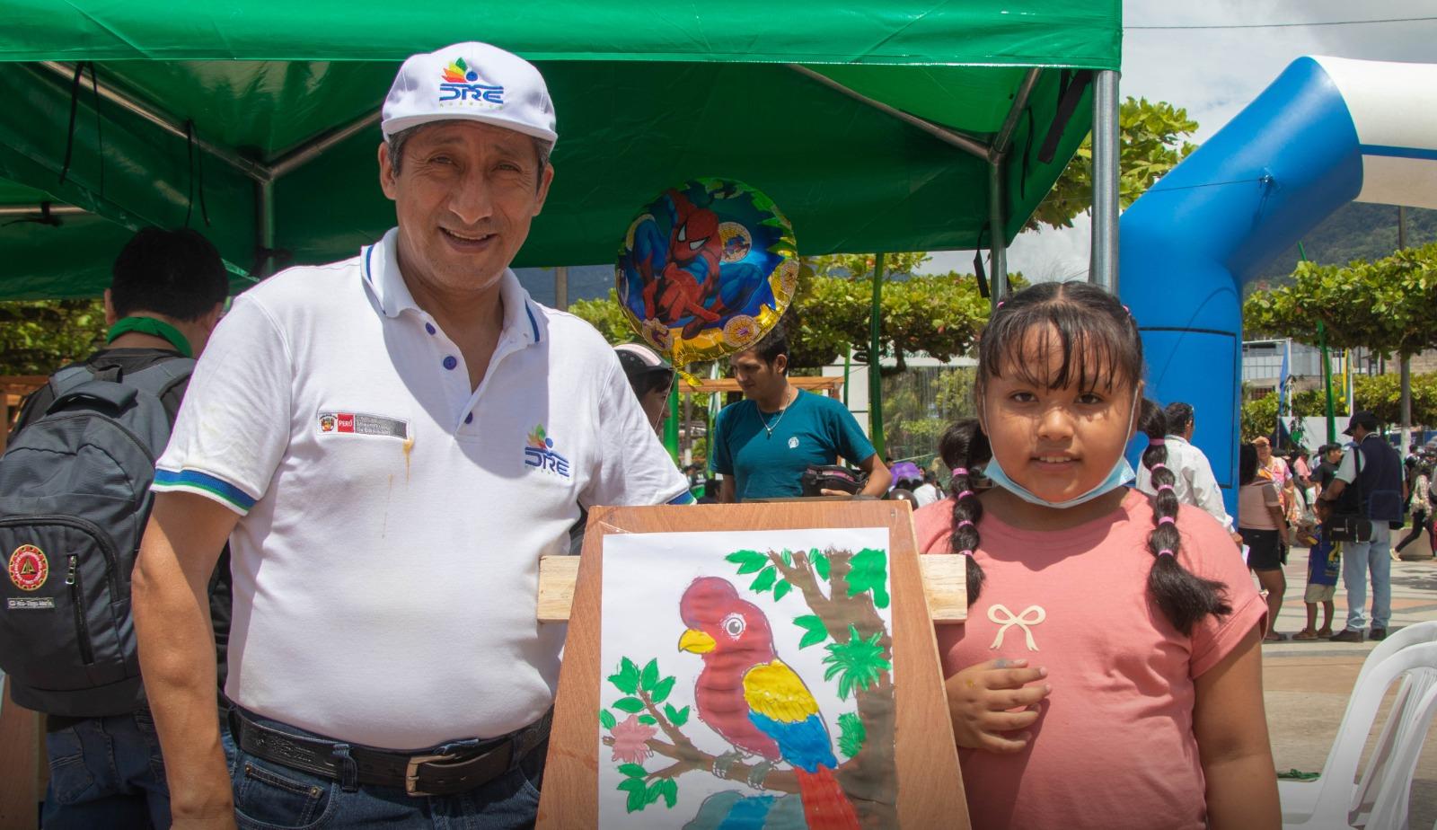 Éxito total en jornada cultural: Niños y jóvenes de Tingo María dan vida a la identidad amazónica en la Alameda Perú