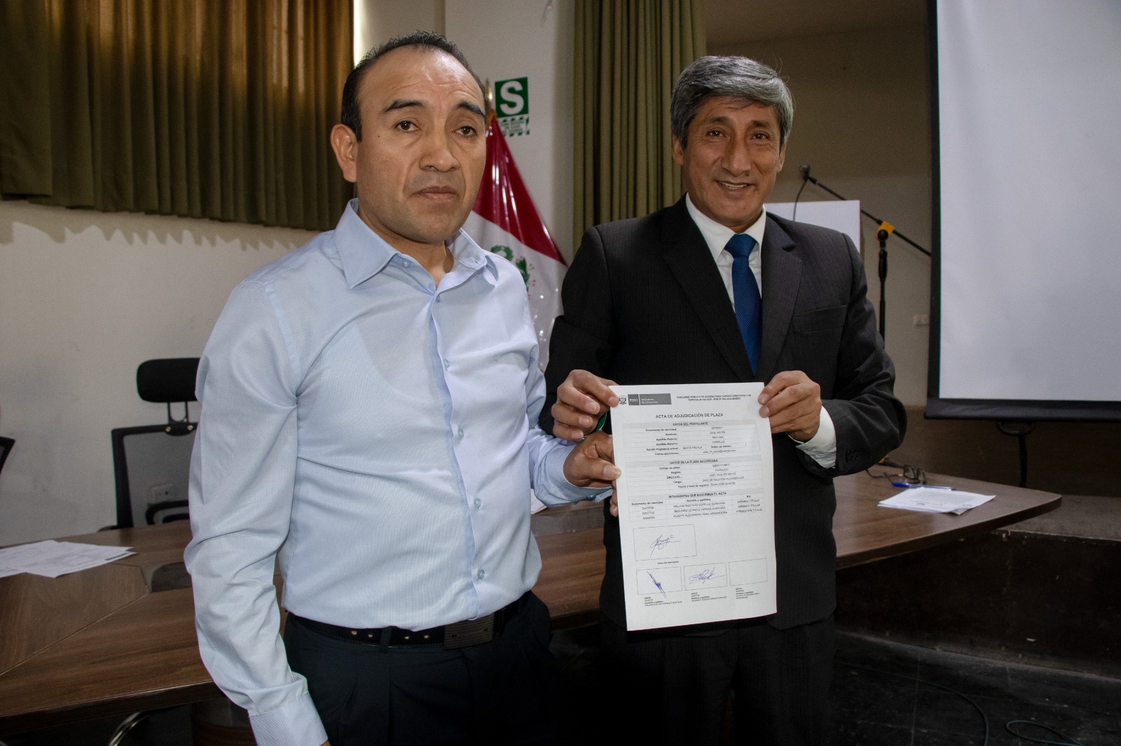 DRE HUÁNUCO ADJUDICA PLAZAS PARA CARGOS DIRECTIVOS EN HUÁNUCO, DOS DE MAYO Y MARAÑÓN