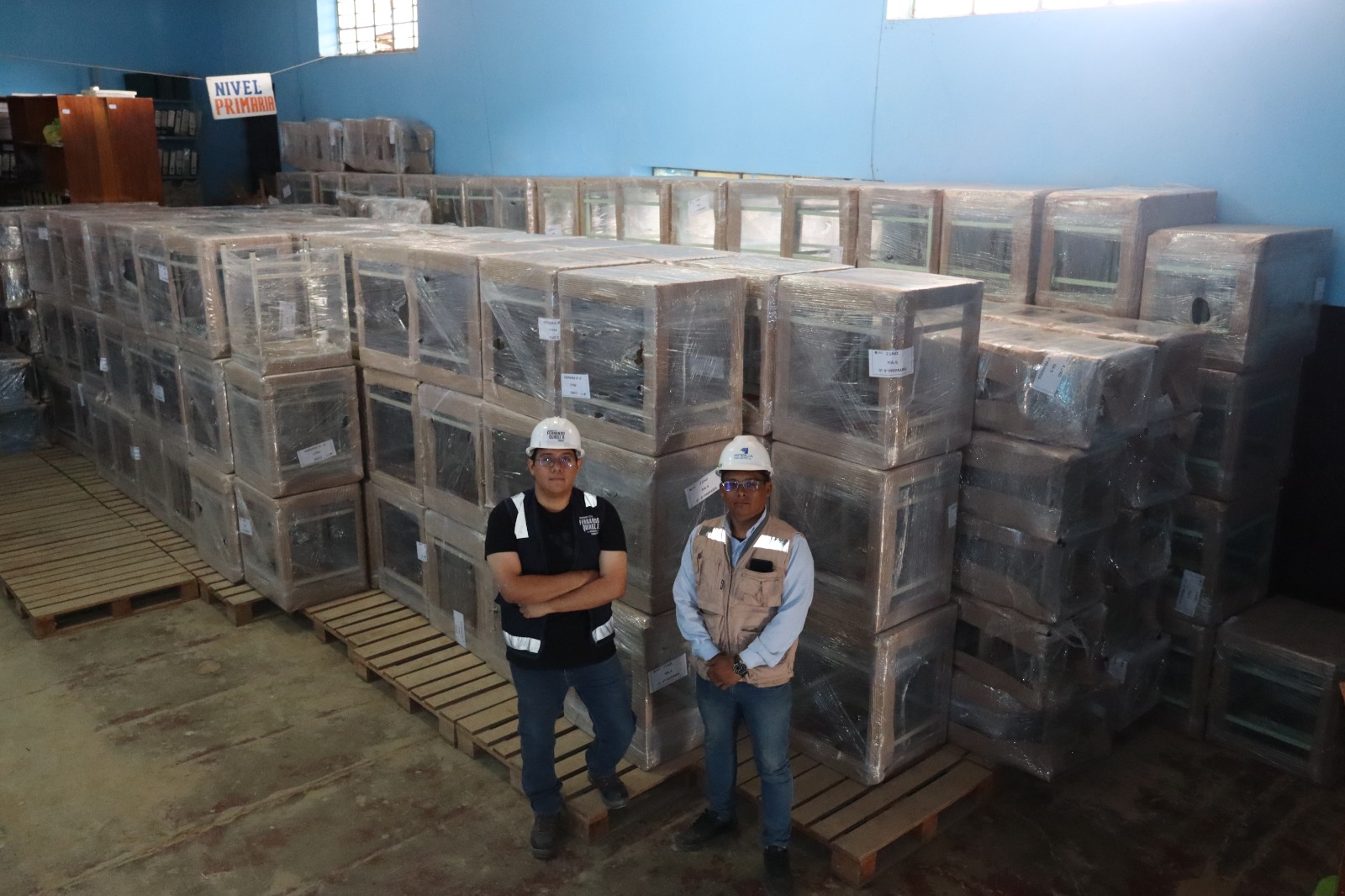 GOREHCO ENTREGA CERCA DE 2 MIL MOBILIARIOS ESCOLARES A LA UGEL PACHITEA